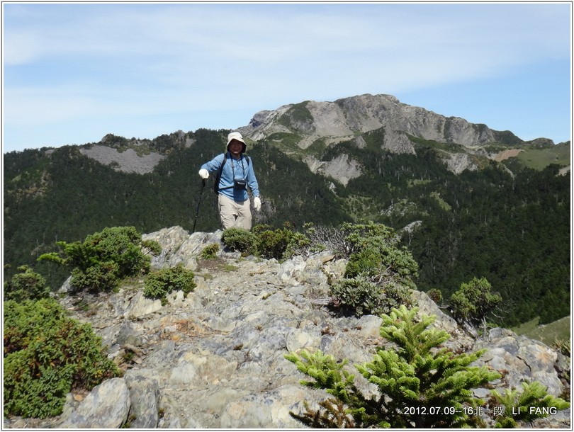 2012-07-12 09-03-23回望南湖大山.JPG